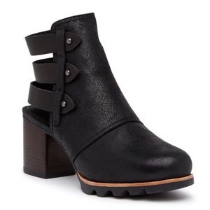 Sorel | Addington Leather Heeled Ankle Bootie | 8